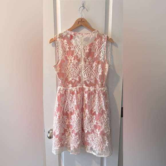 Beautiful Chelsea & Violet pink and white lace cocktail dress. Size large - Picture 2 of 2